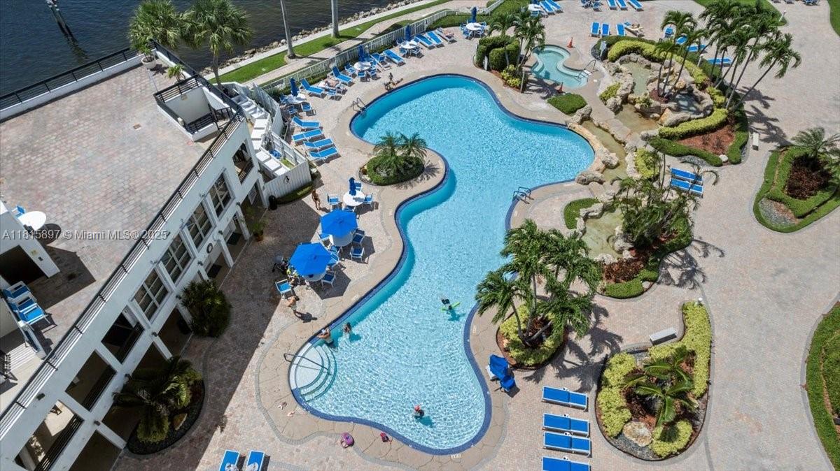 19195 NE 36th Ct # 2004