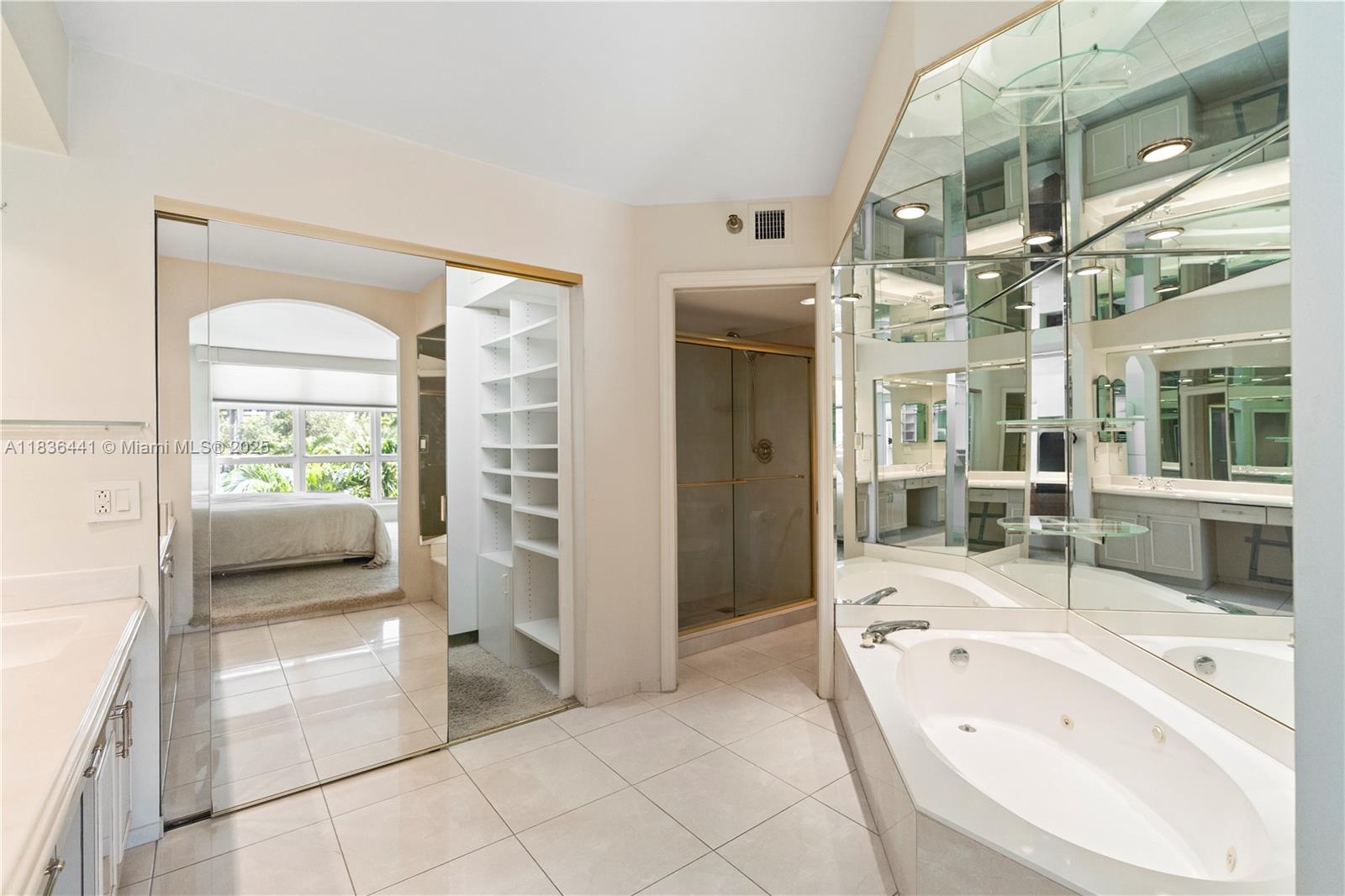 3500 Mystic Pointe Dr # 306