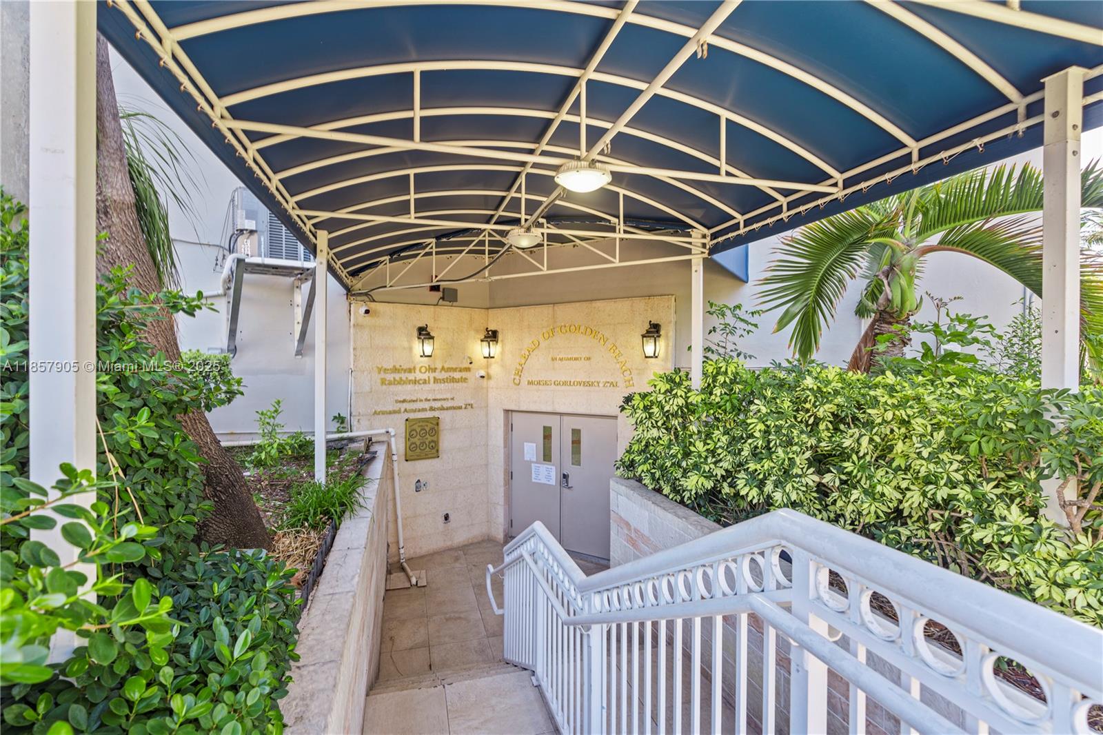 19201 Collins Ave # 129