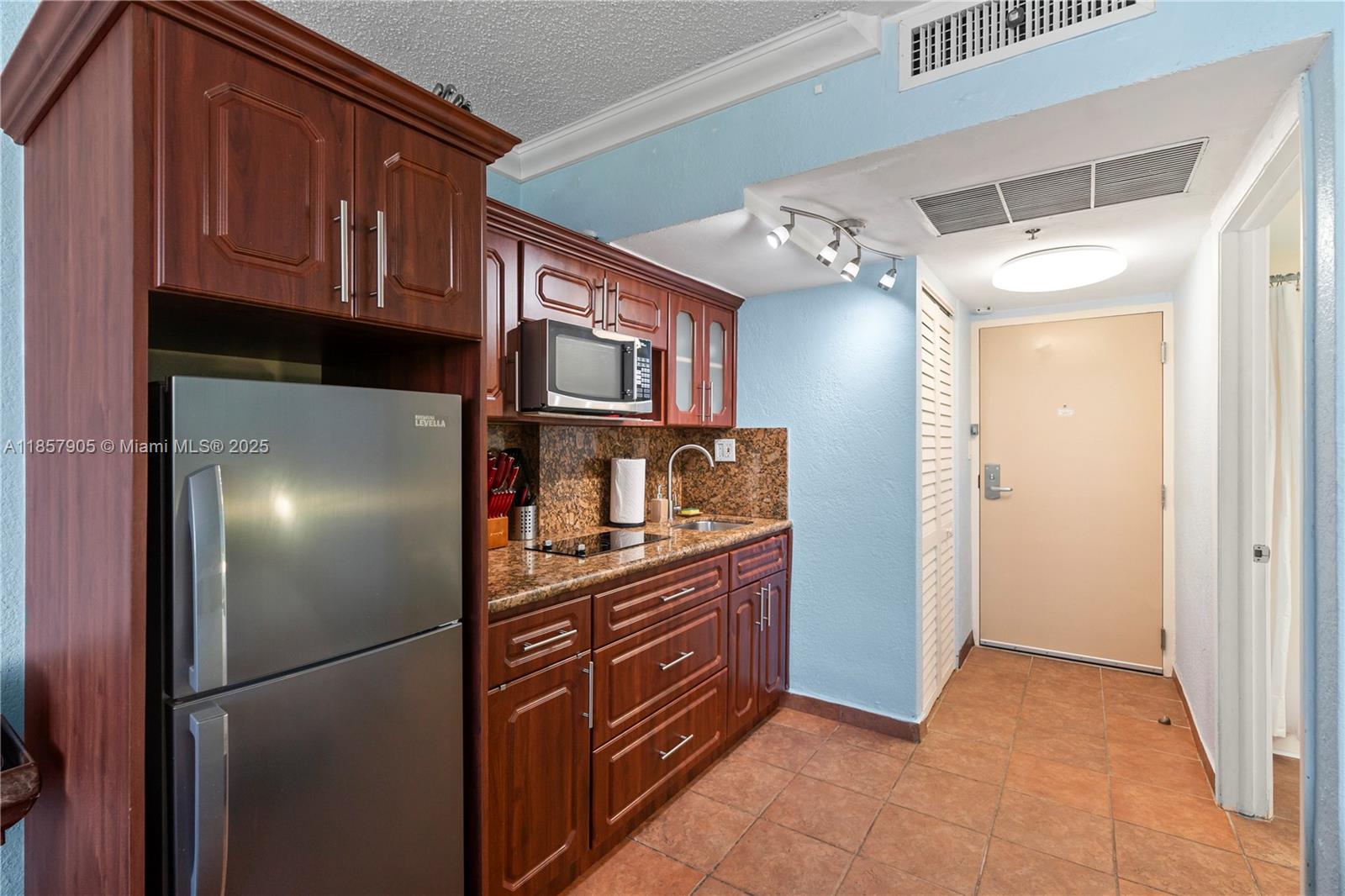 19201 Collins Ave # 129