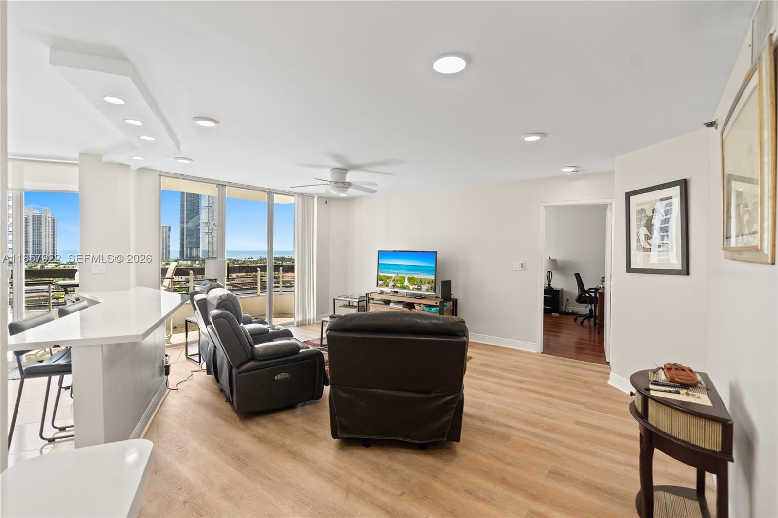 3600 Mystic Pointe Dr # 1616