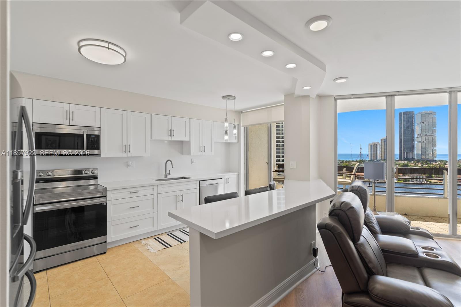 3600 Mystic Pointe Dr # 1616