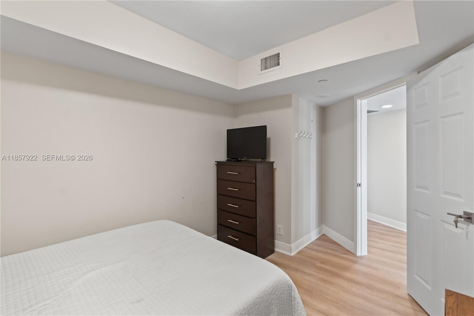 3600 Mystic Pointe Dr # 1616