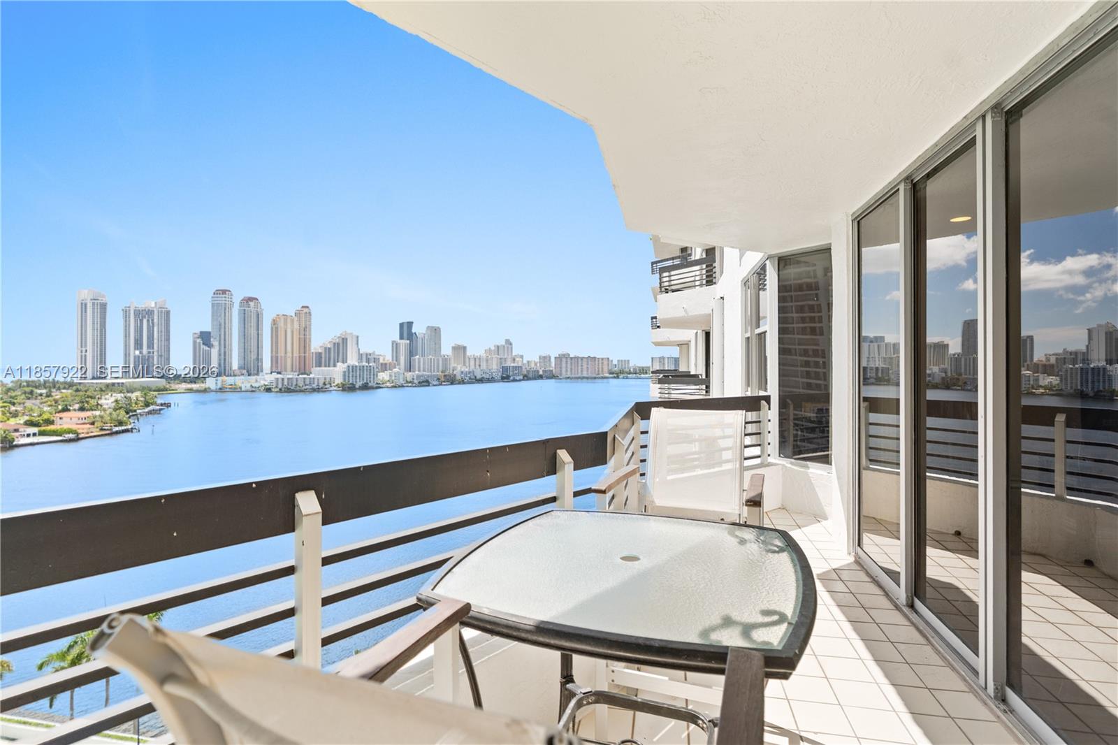 3600 Mystic Pointe Dr # 1616