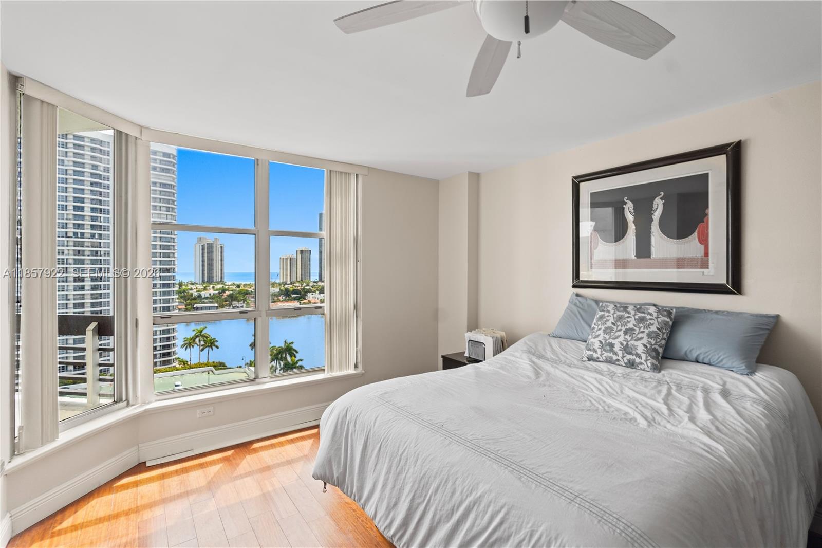 3600 Mystic Pointe Dr # 1616