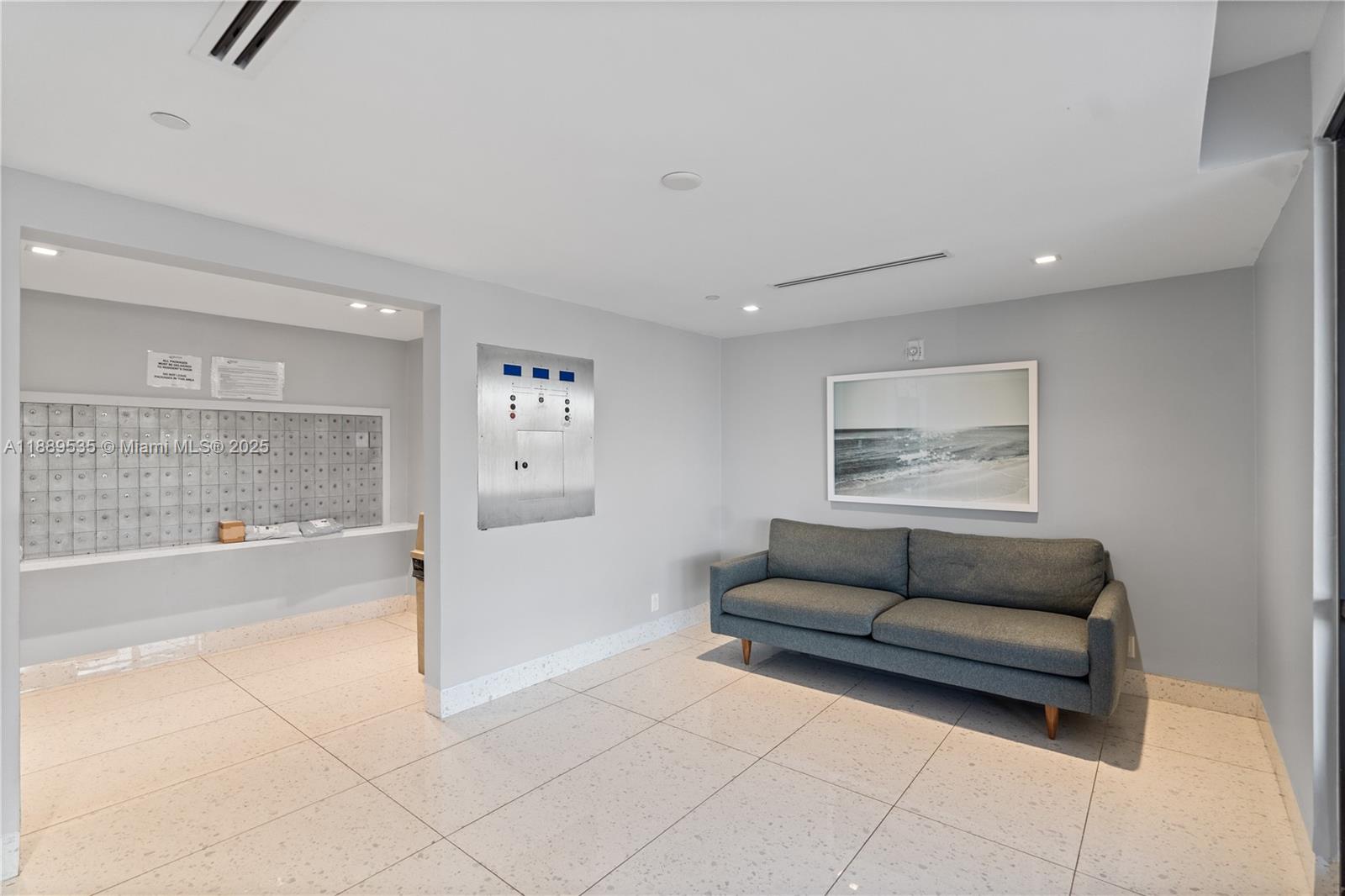 20301 W Country Club Dr # 829