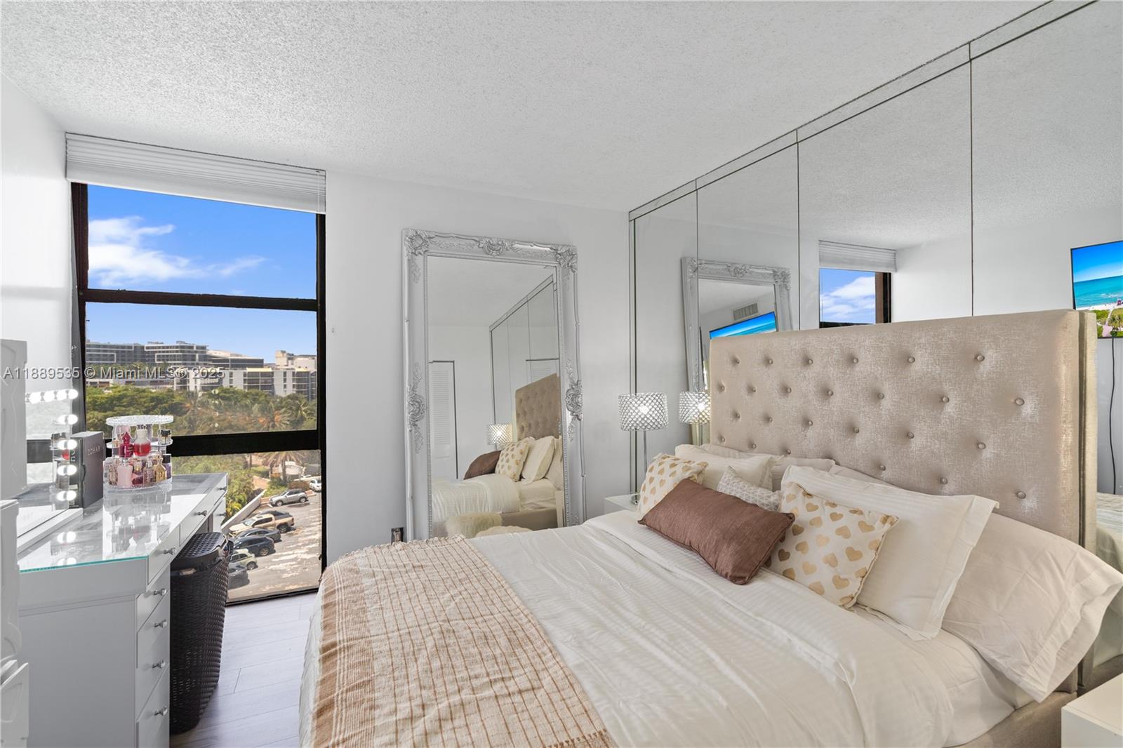 20301 W Country Club Dr # 829