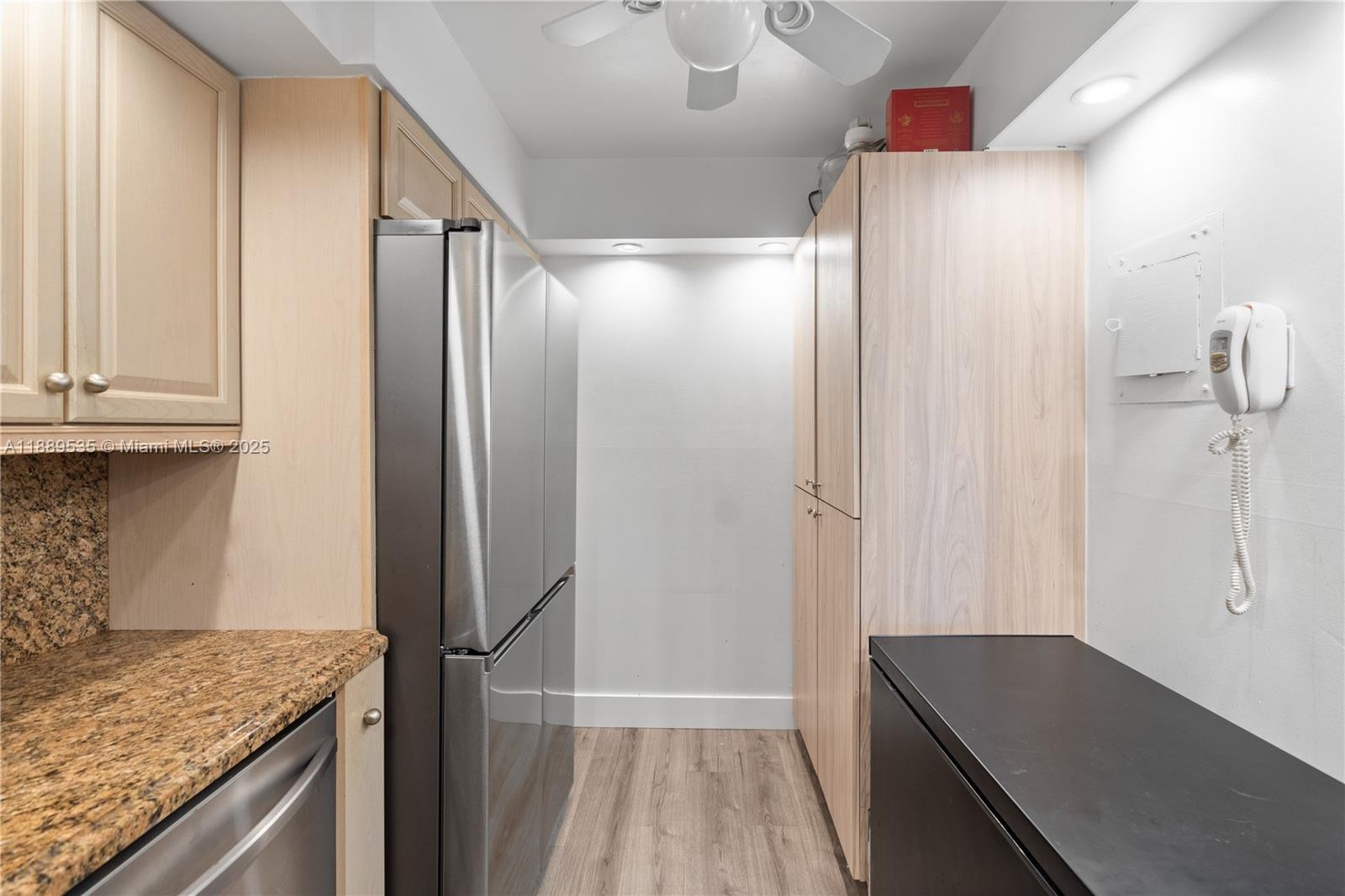 20301 W Country Club Dr # 829