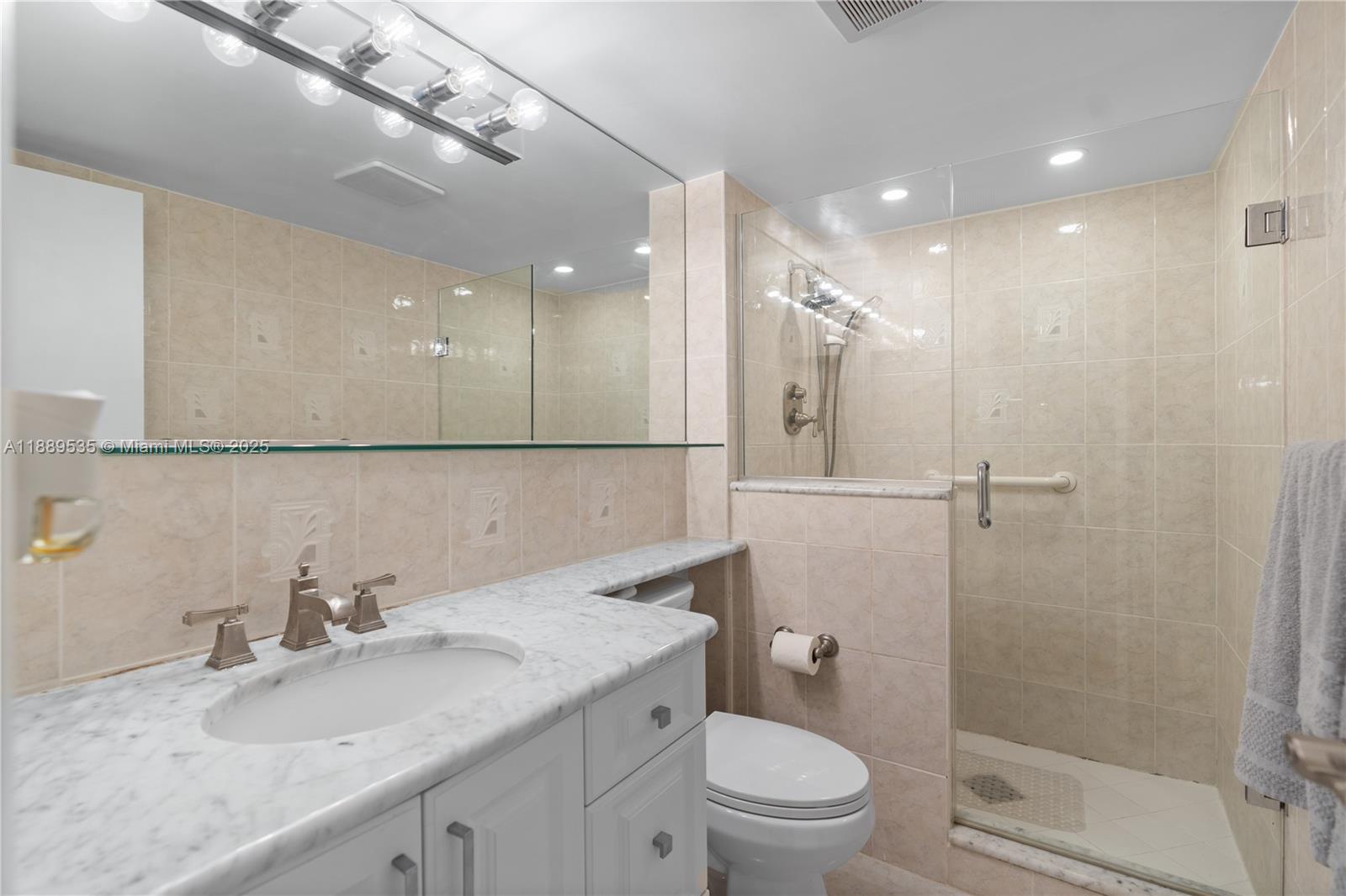 20301 W Country Club Dr # 829