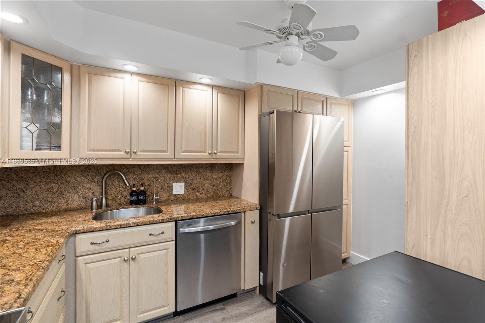 20301 W Country Club Dr # 829