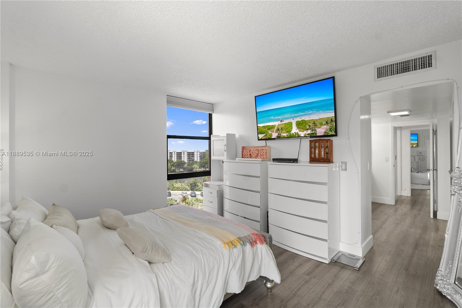 20301 W Country Club Dr # 829