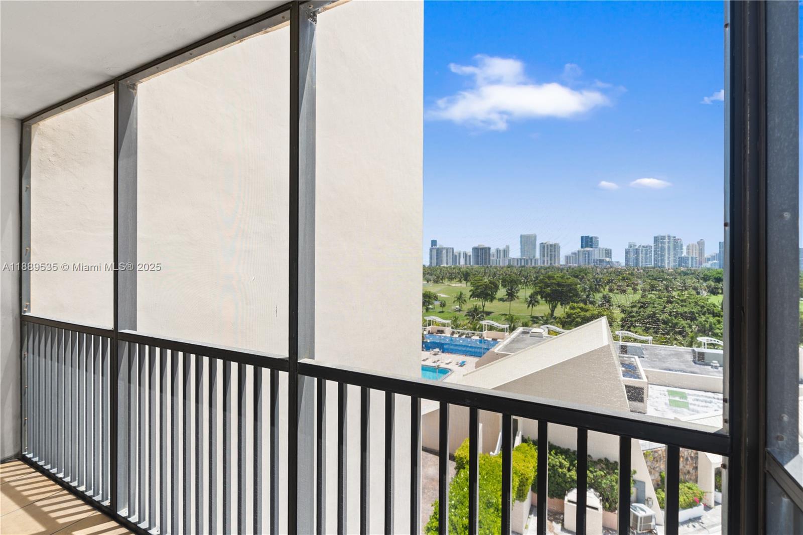 20301 W Country Club Dr # 829