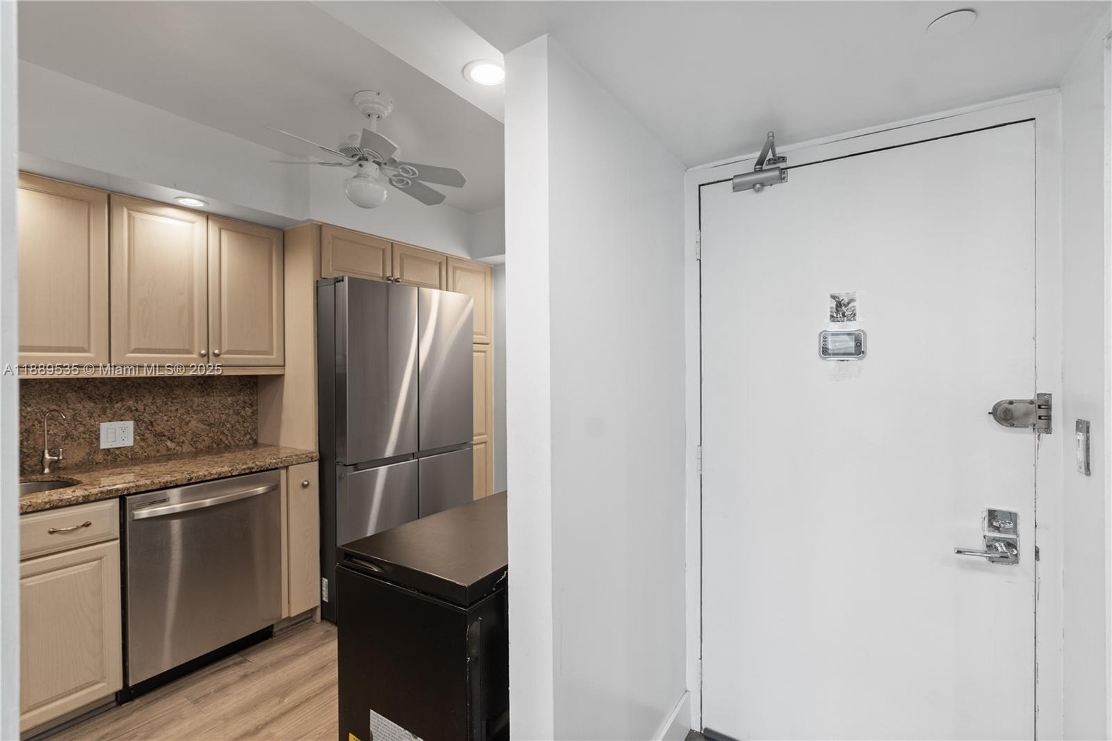 20301 W Country Club Dr # 829