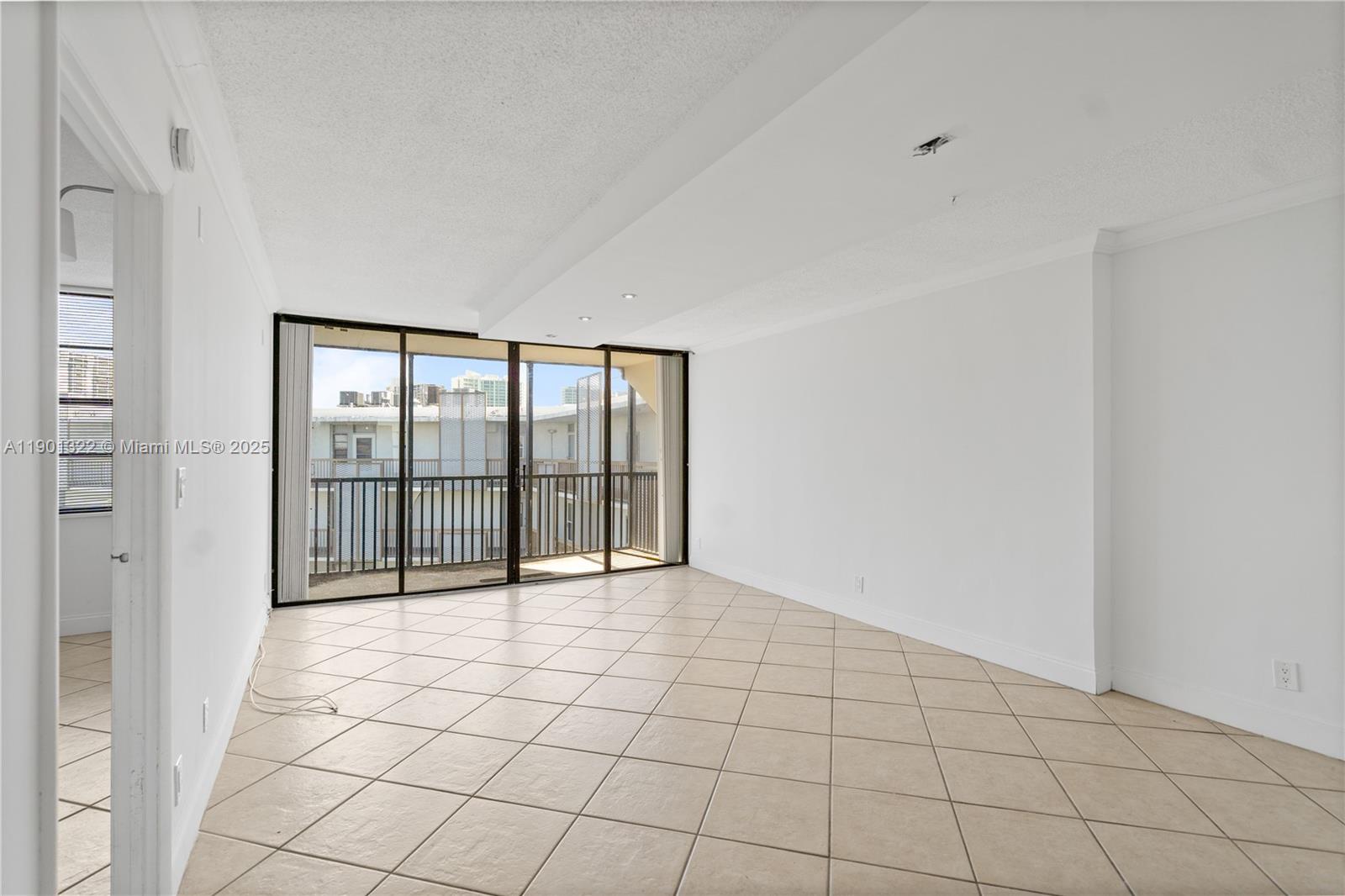 3475 N Country Club Dr # 814, Aventura Unit: 814