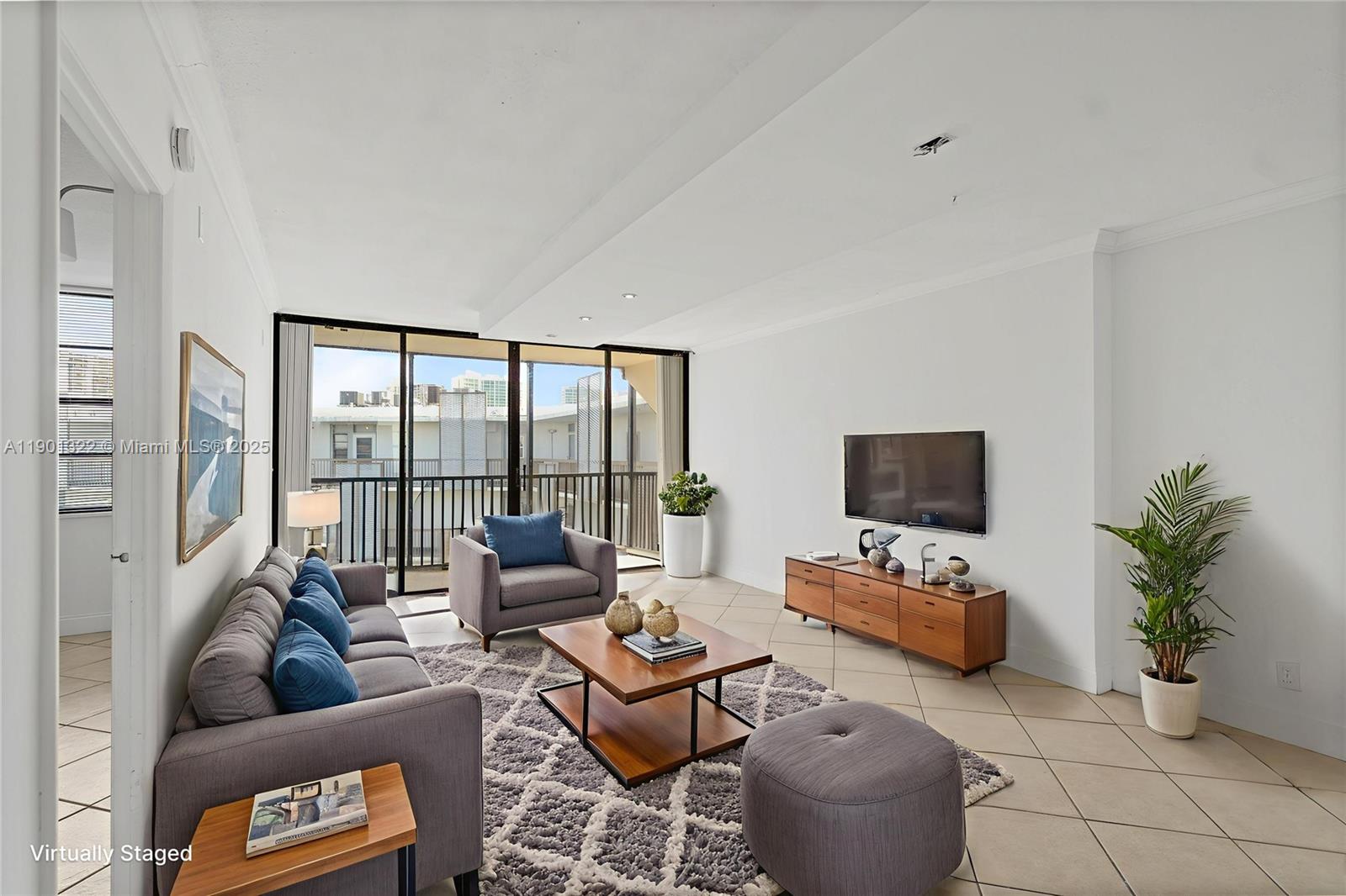 3475 N Country Club Dr # 814, Aventura Unit: 814