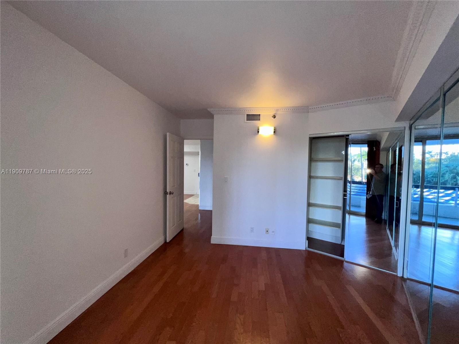 3600 Mystic Pointe Dr # 310