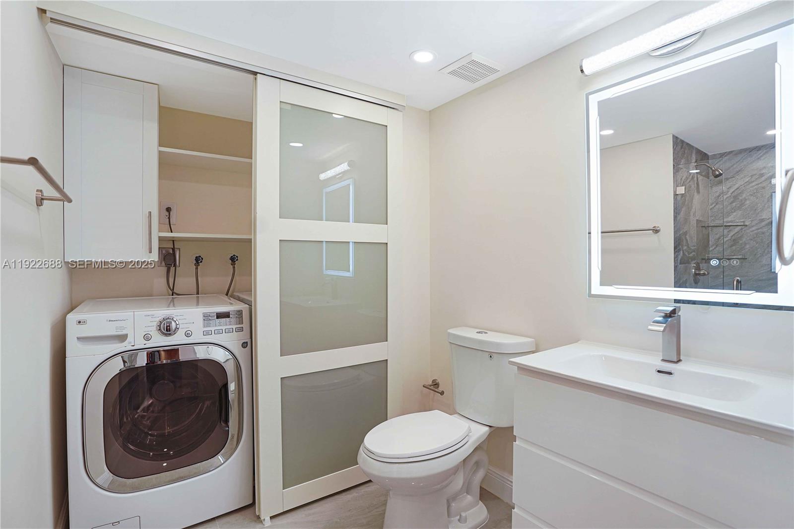 3500 Mystic Pointe Dr # 1206