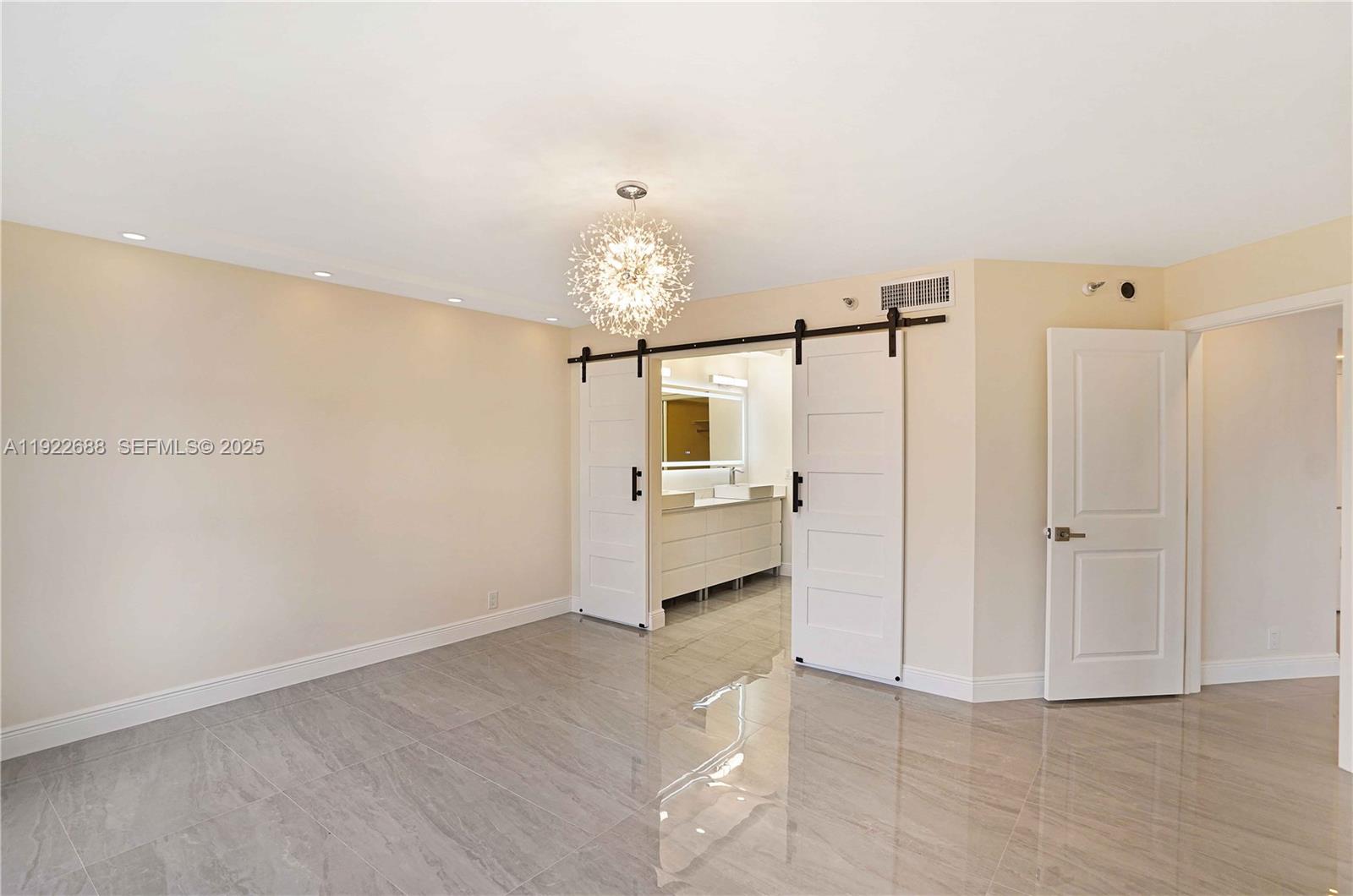 3500 Mystic Pointe Dr # 1206