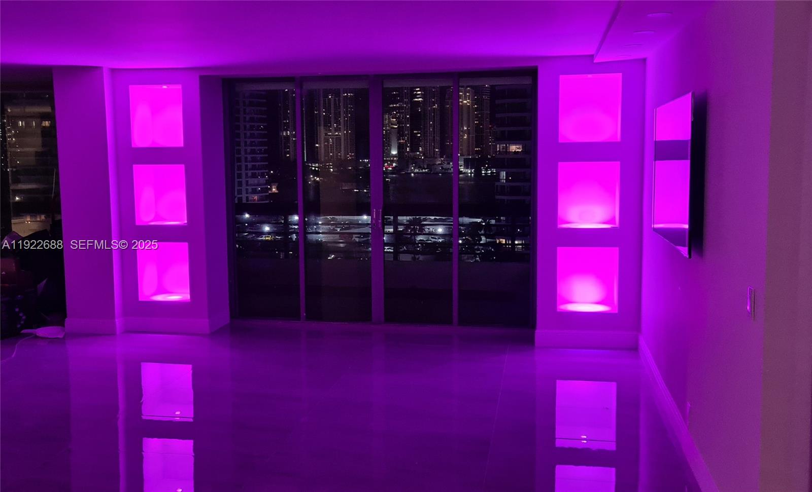 3500 Mystic Pointe Dr # 1206