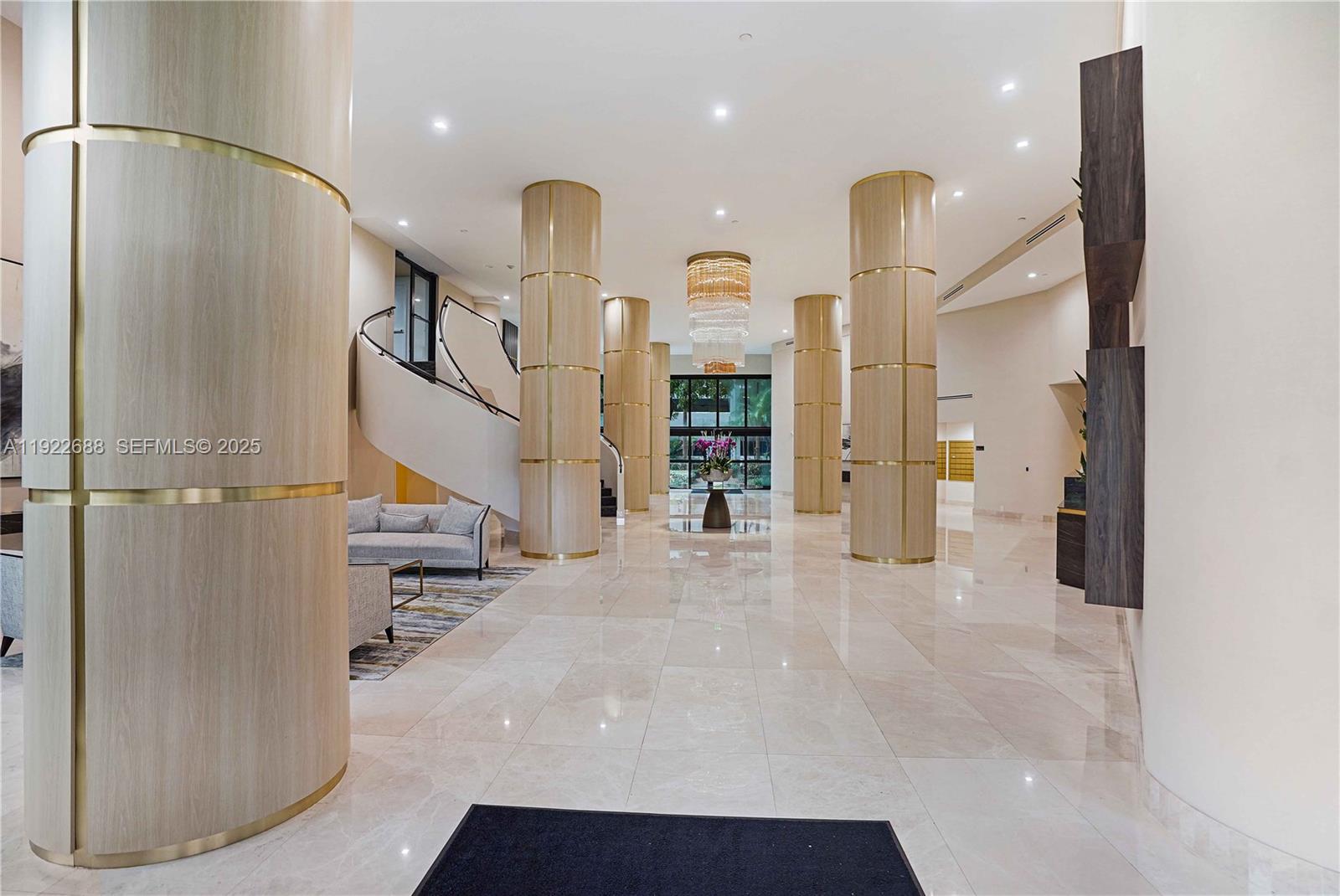 3500 Mystic Pointe Dr # 1206