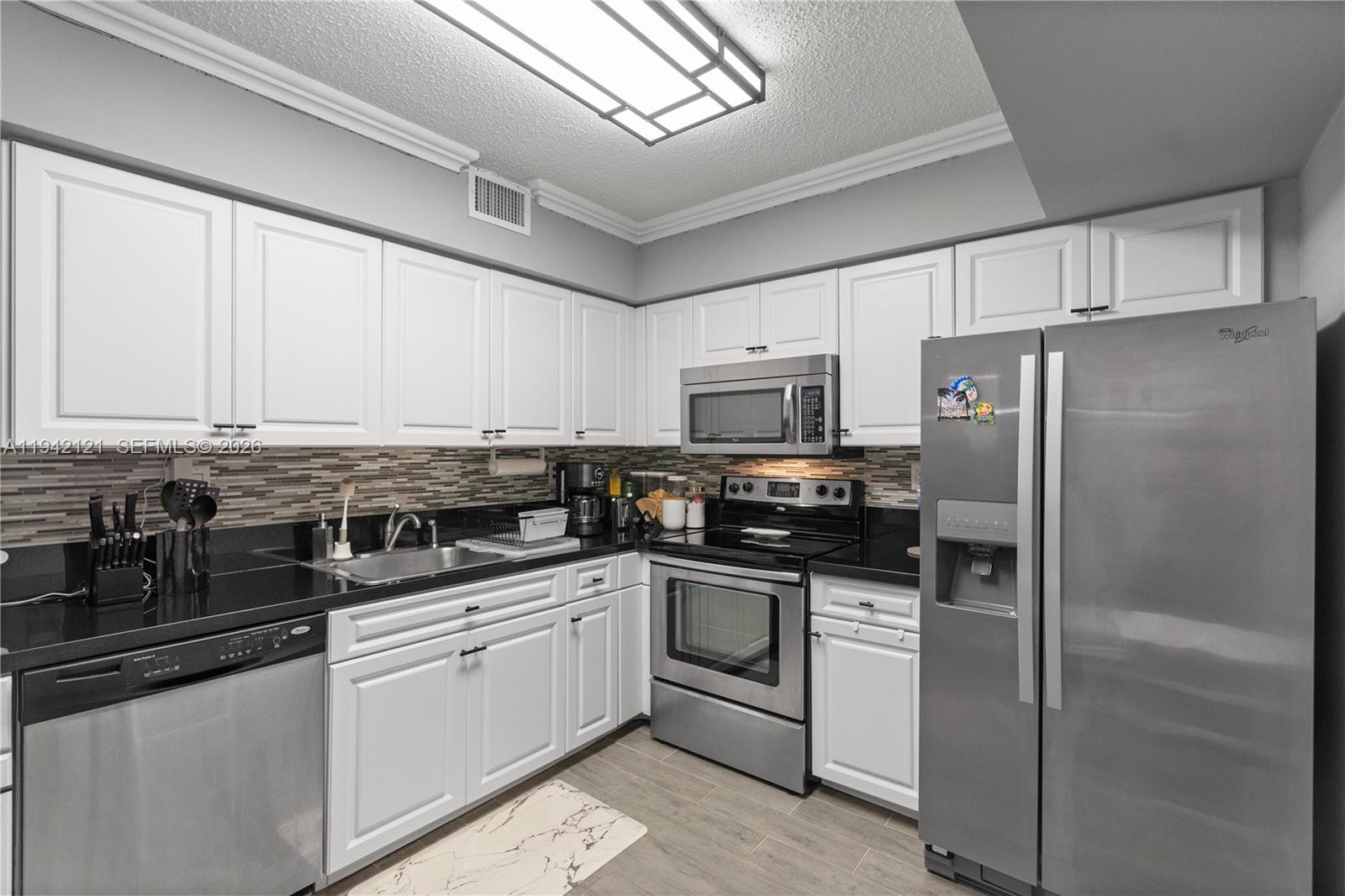 3600 Mystic Pointe Dr # 309