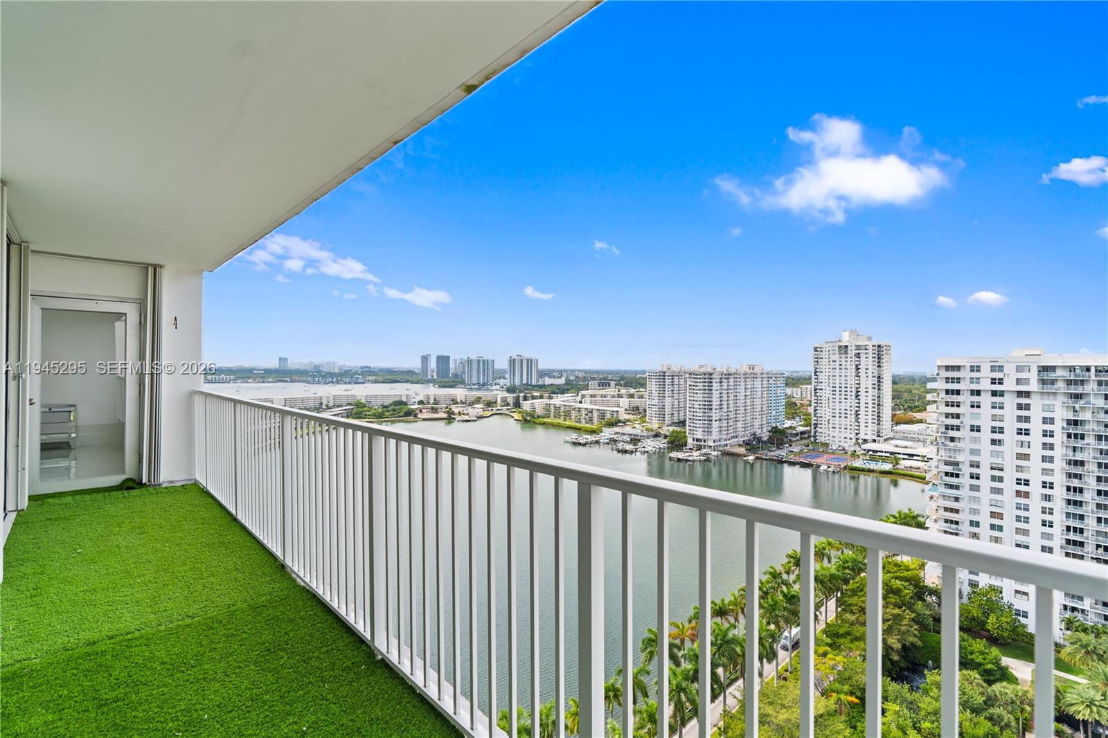 2851 NE 183rd St # 2214E