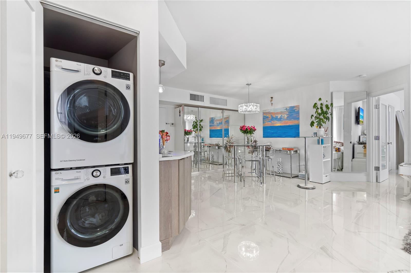 3600 Mystic Pointe Dr # 1017