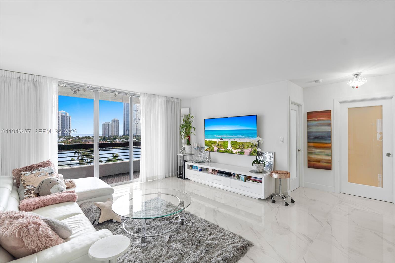 3600 Mystic Pointe Dr # 1017