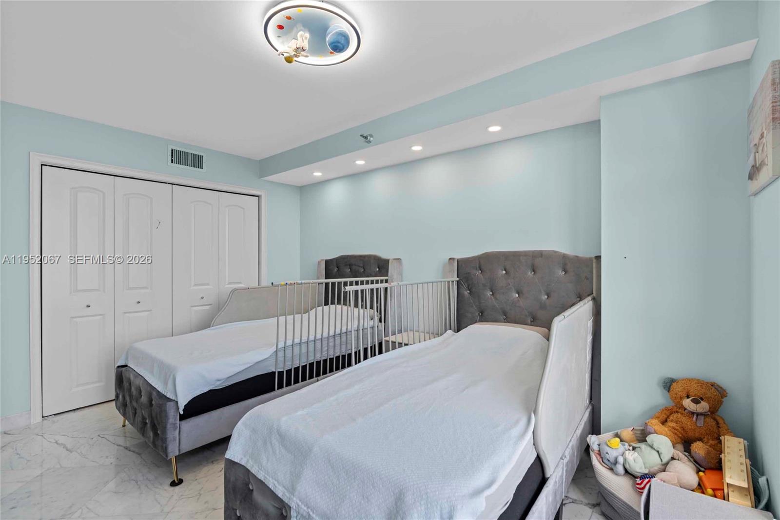 3500 Mystic Pointe Dr # 2908