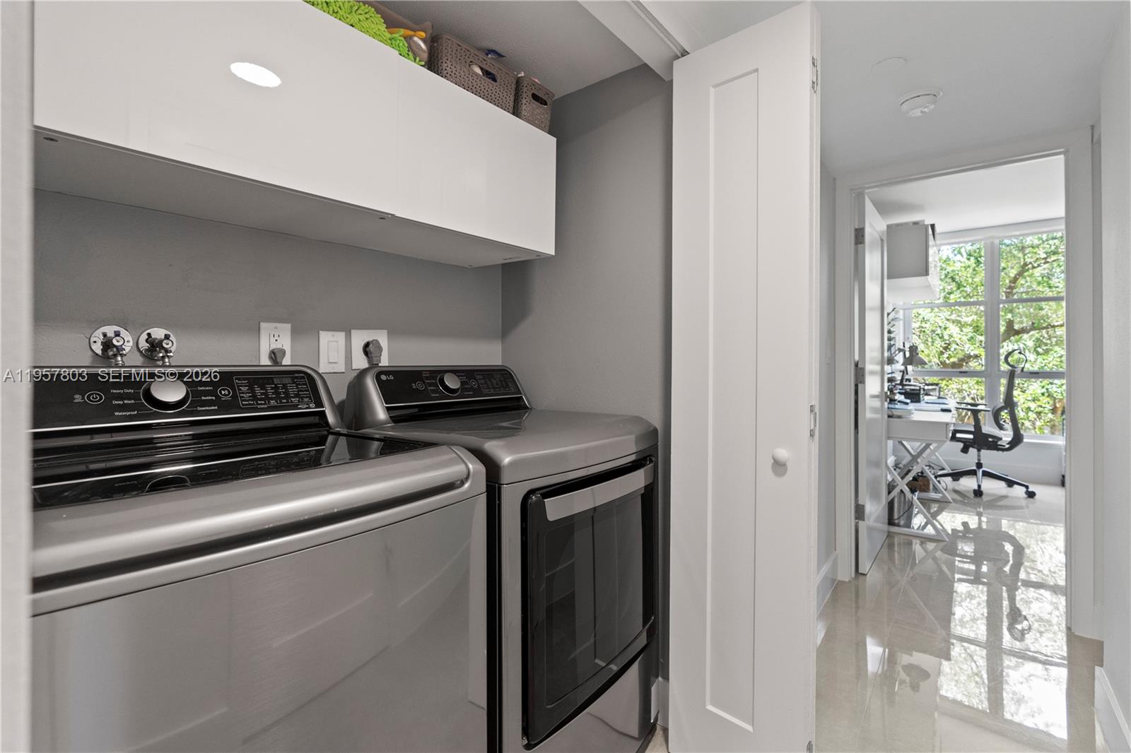 3600 Mystic Pointe Dr # 306