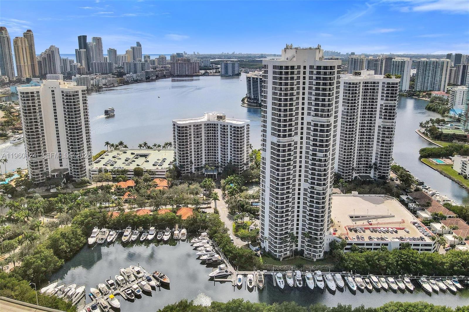 3500 Mystic Pointe Dr # 3206