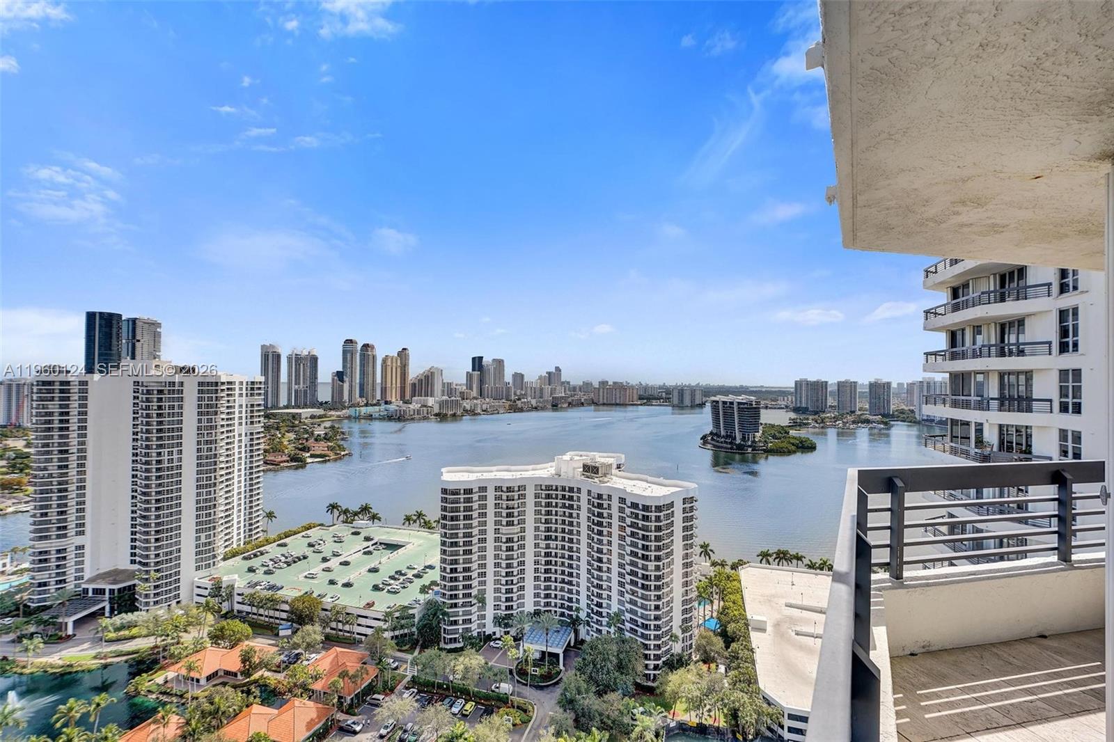 3500 Mystic Pointe Dr # 3206