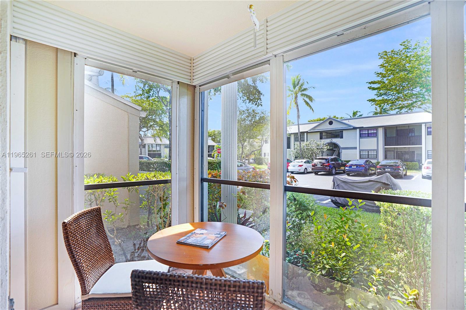 927 NE 199th St # 104