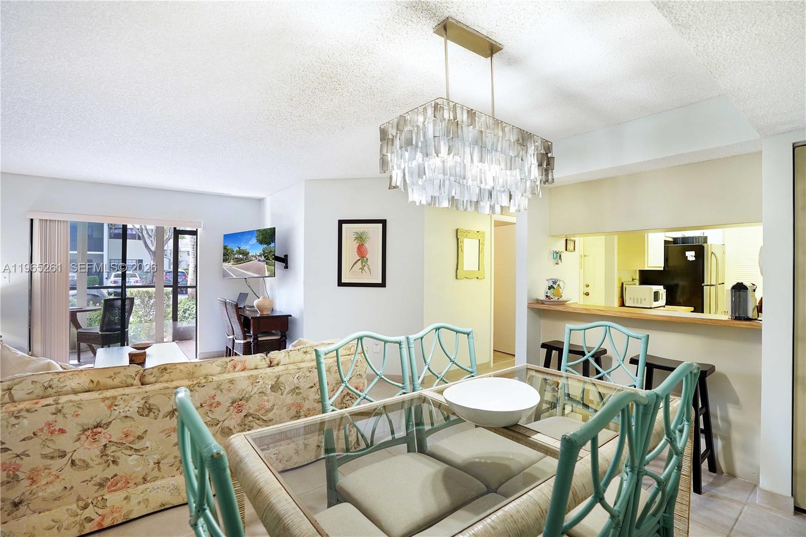 927 NE 199th St # 104