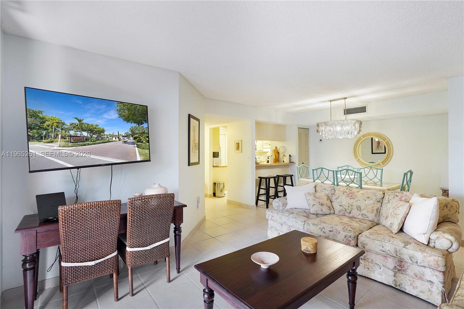 927 NE 199th St # 104