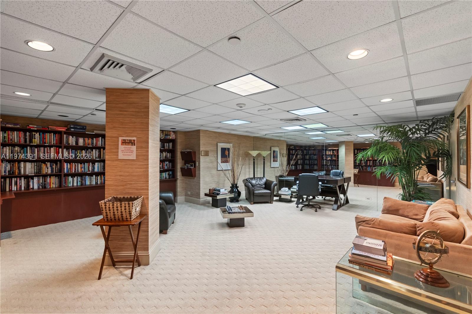 20191 E Country Club Dr # 407