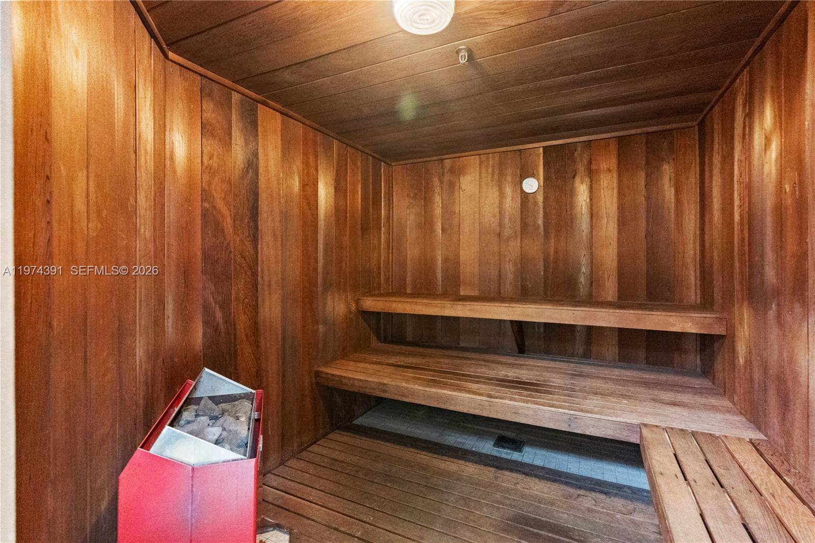 20191 E Country Club Dr # 407