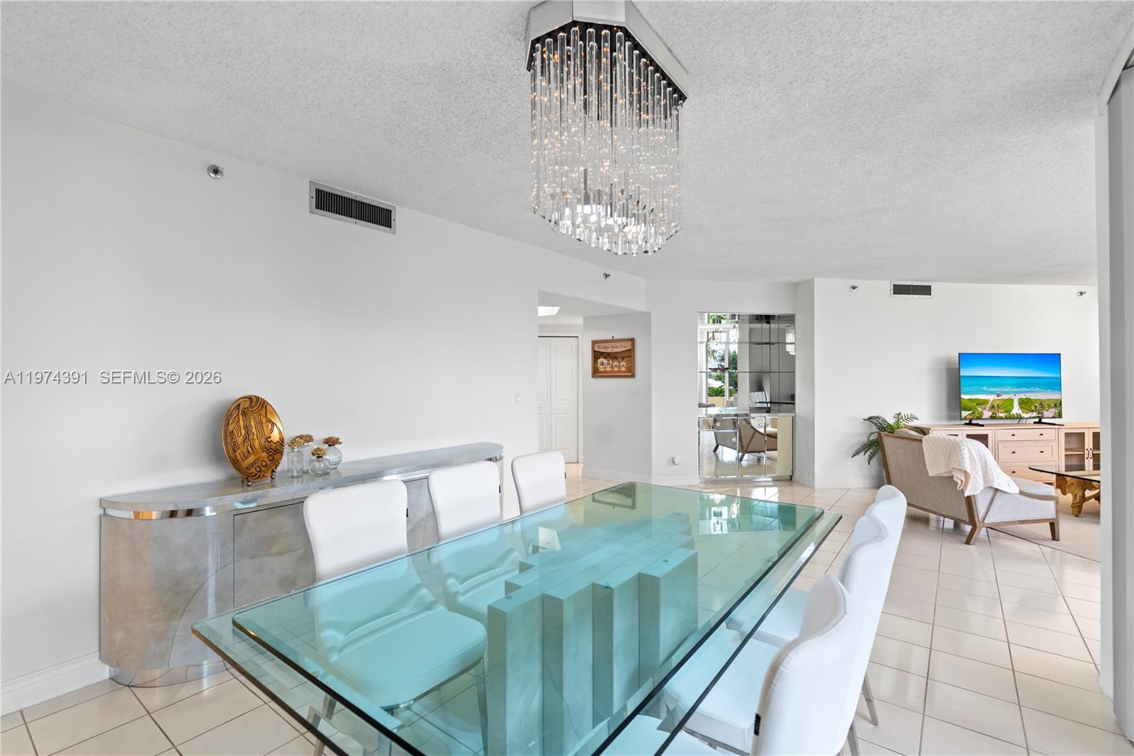 20191 E Country Club Dr # 407