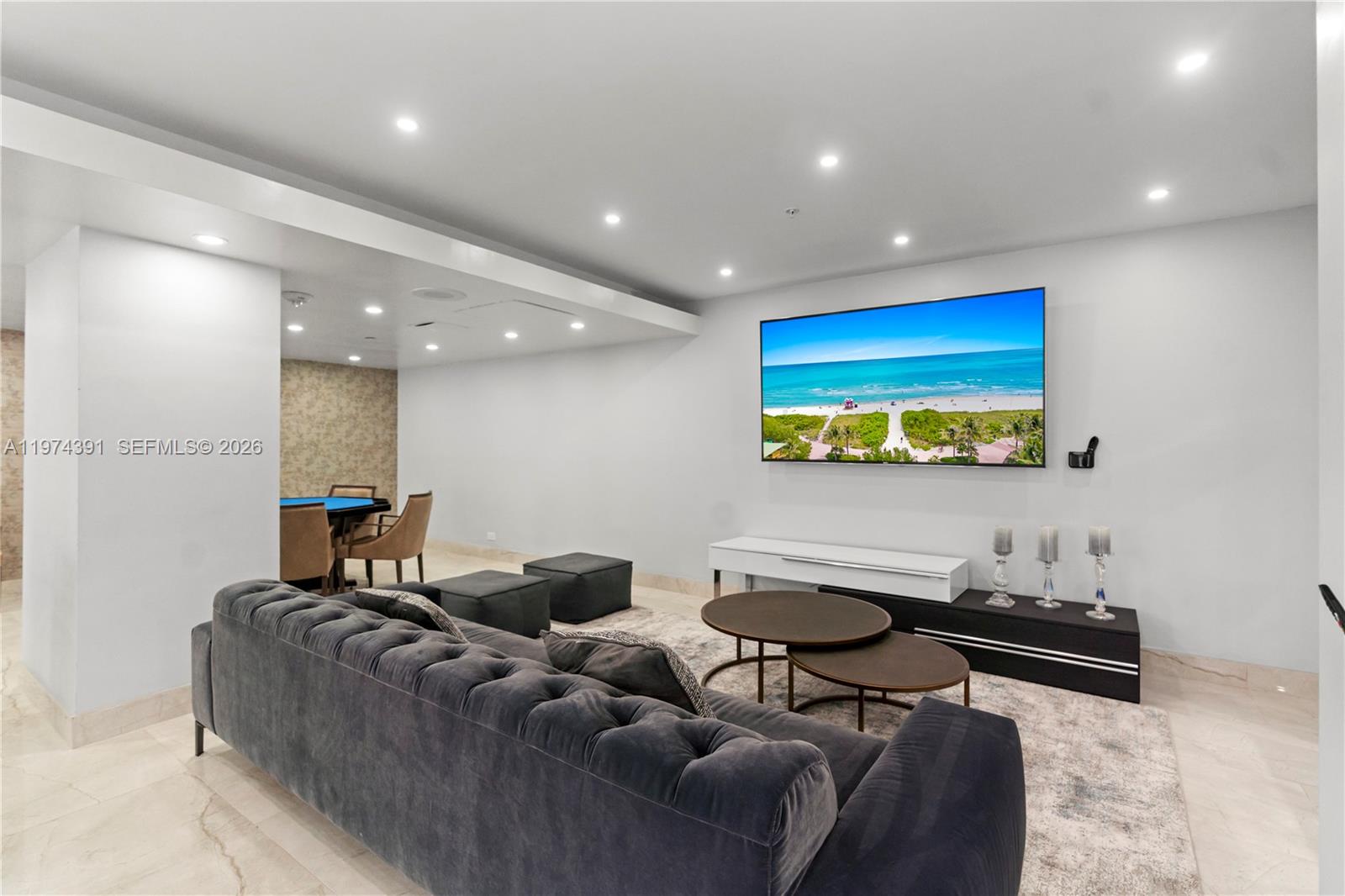 20191 E Country Club Dr # 407