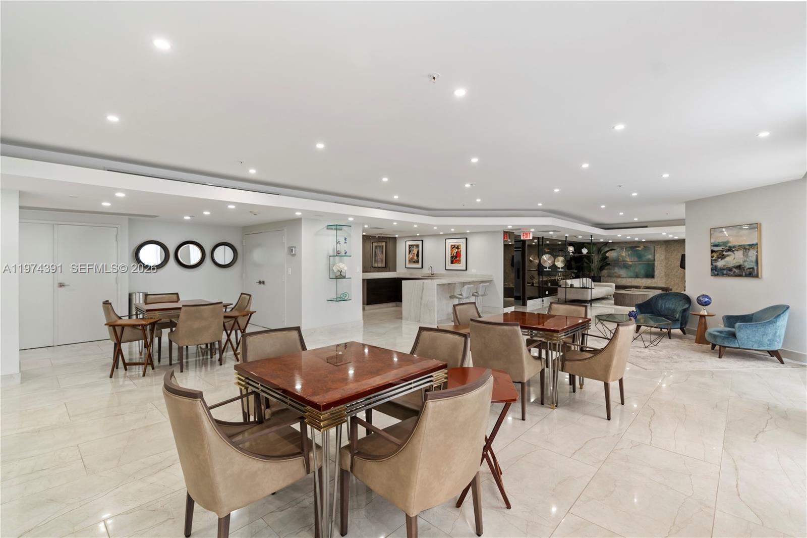 20191 E Country Club Dr # 407