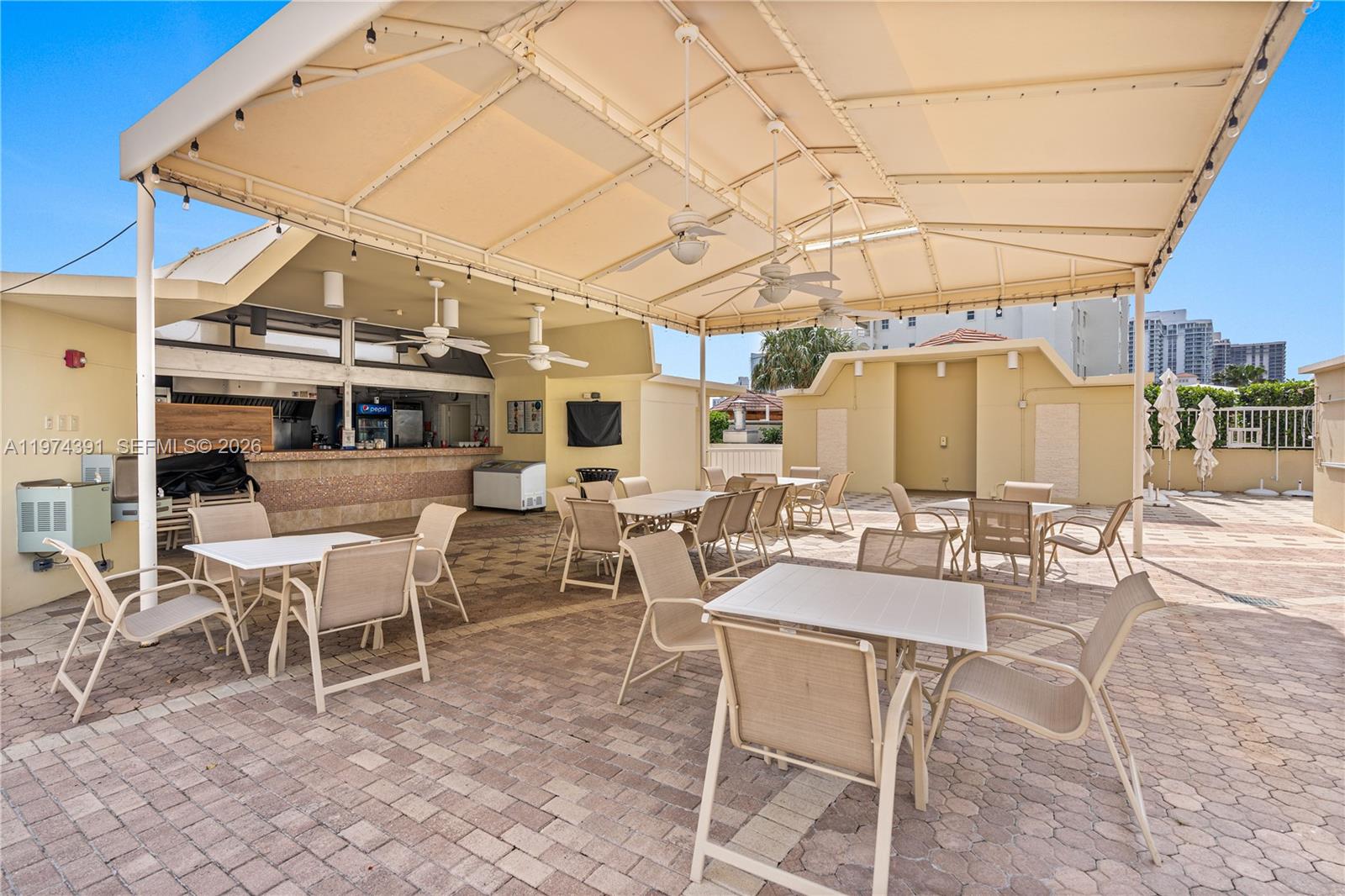 20191 E Country Club Dr # 407