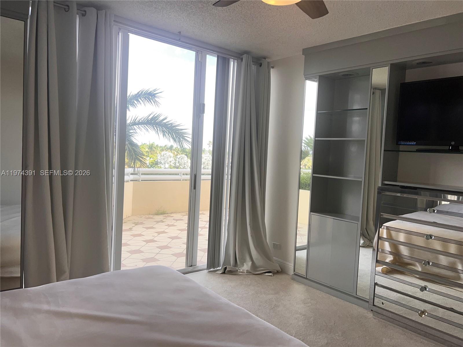 20191 E Country Club Dr # 407