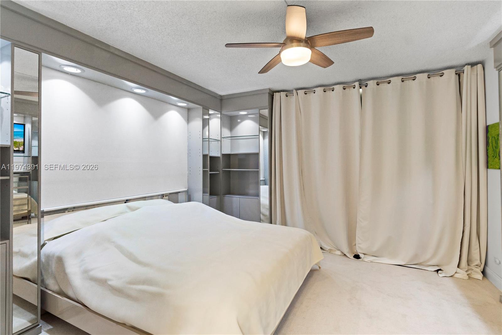 20191 E Country Club Dr # 407