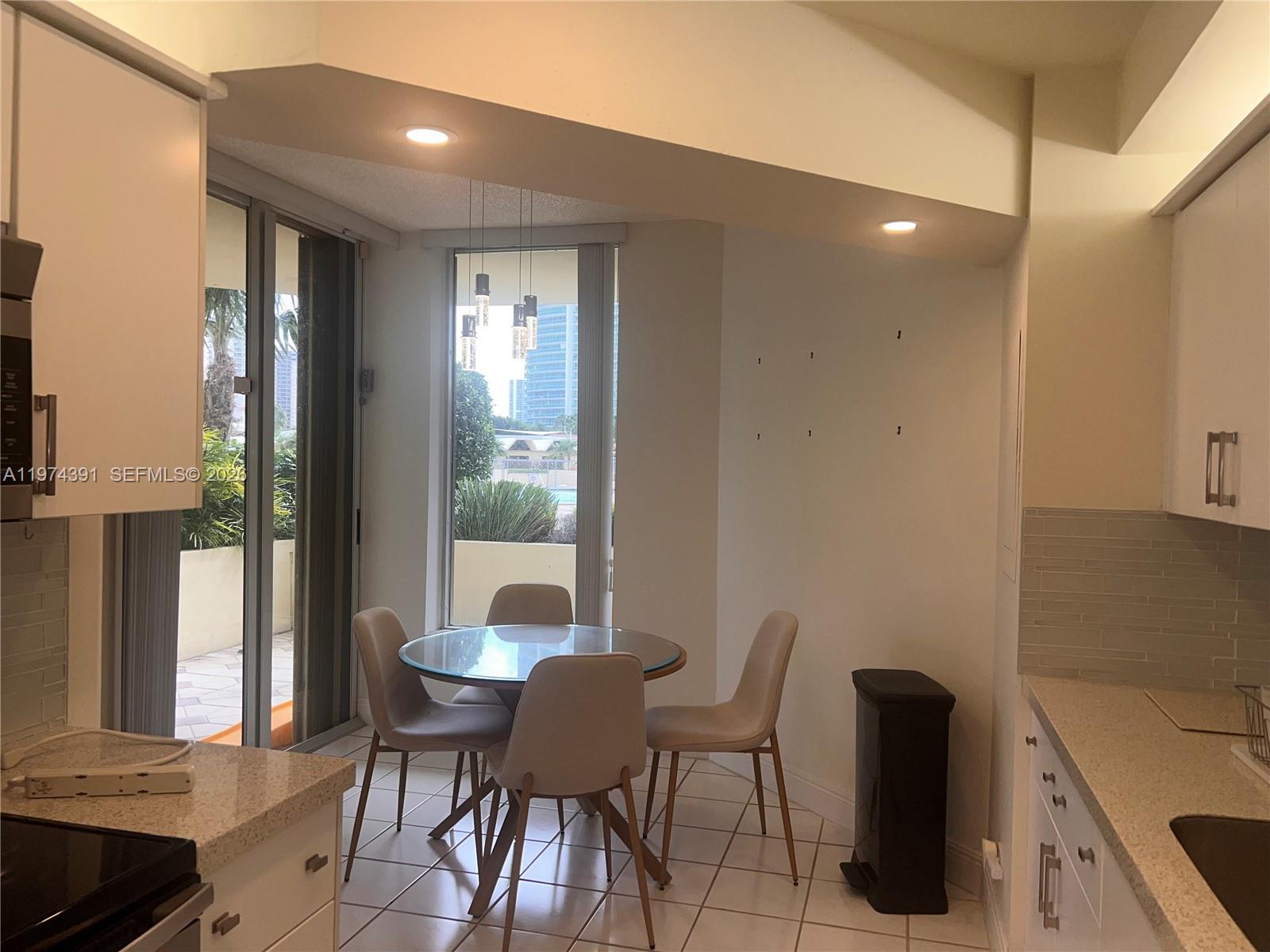 20191 E Country Club Dr # 407
