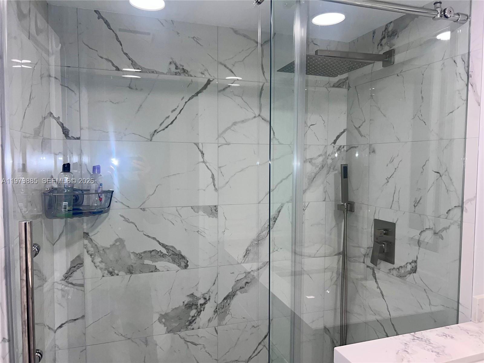 2801 NE 183rd St # 507W