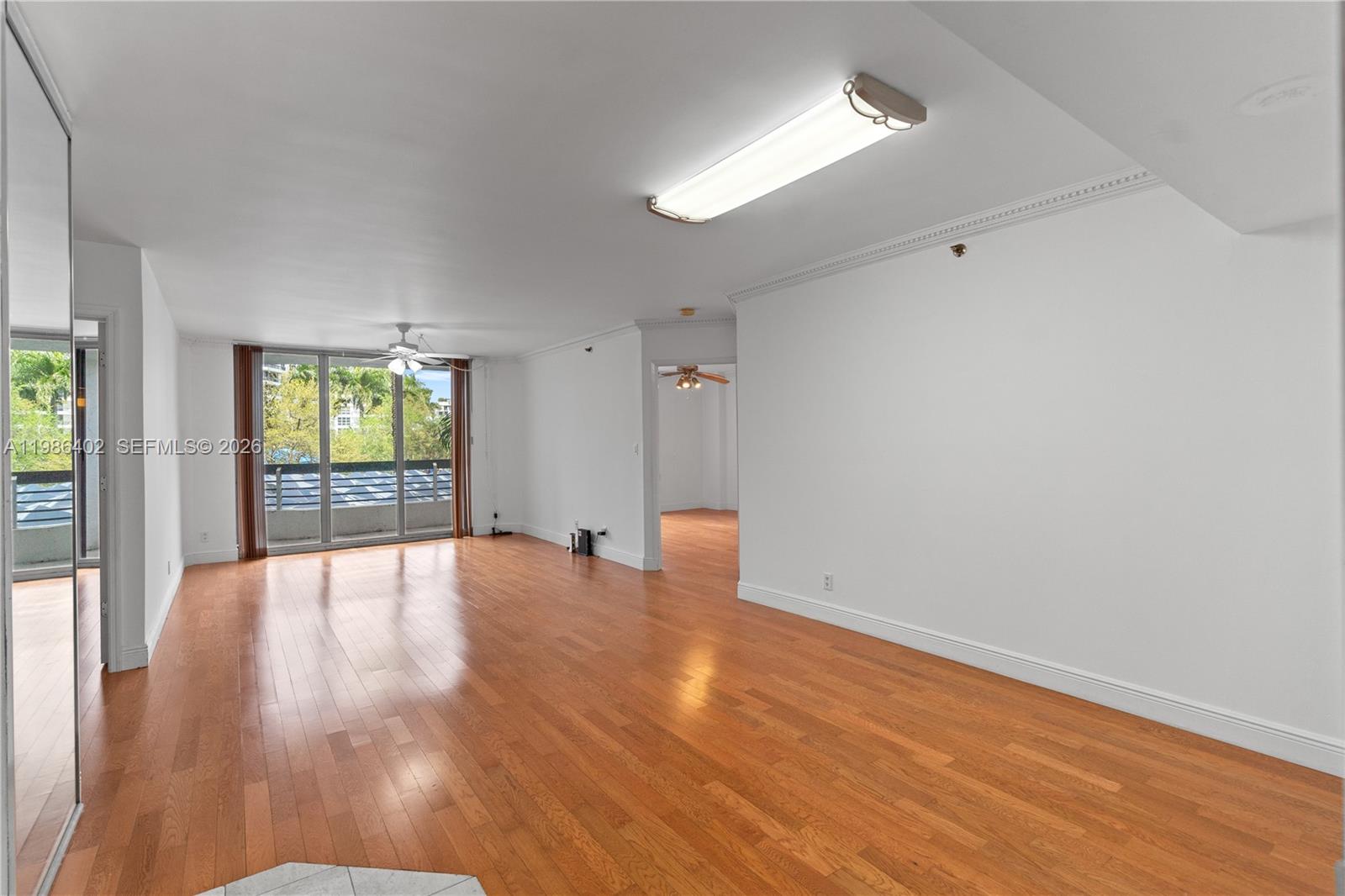 3600 Mystic Pointe Dr # 310