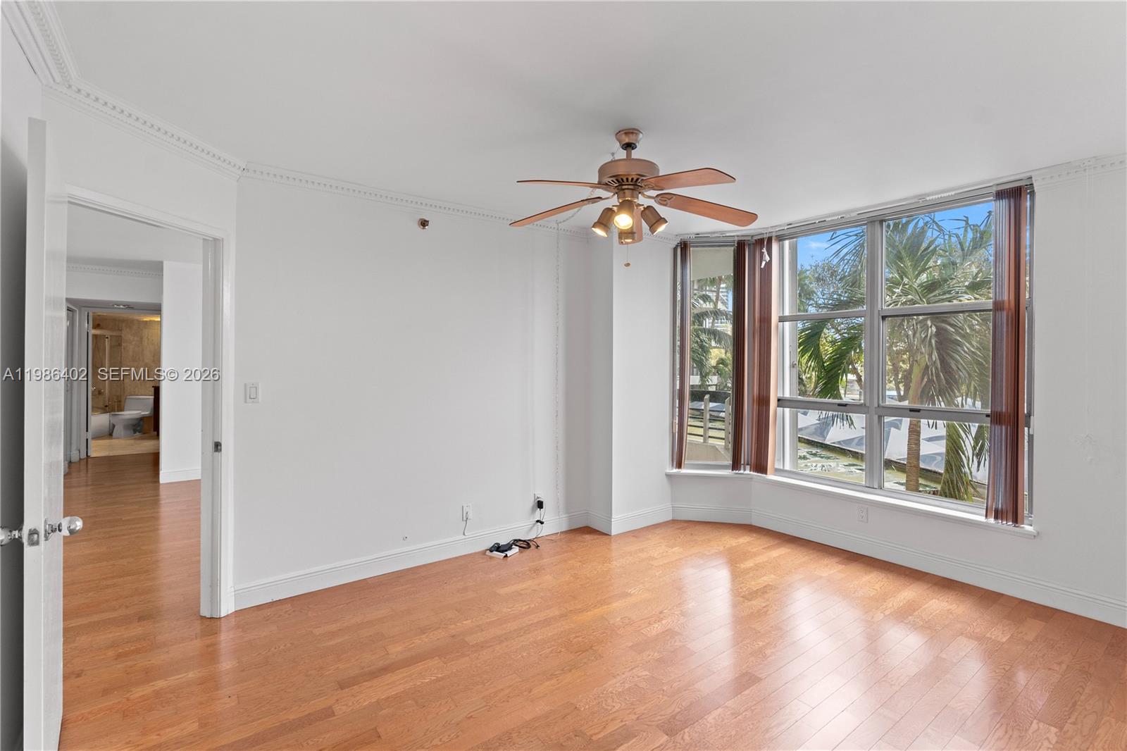 3600 Mystic Pointe Dr # 310