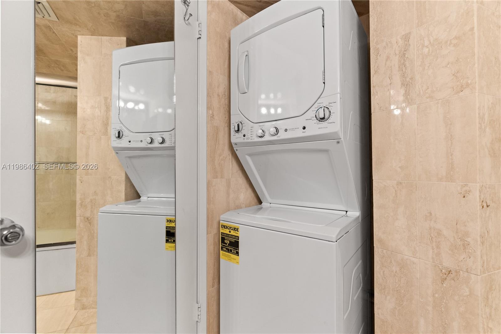 3600 Mystic Pointe Dr # 310