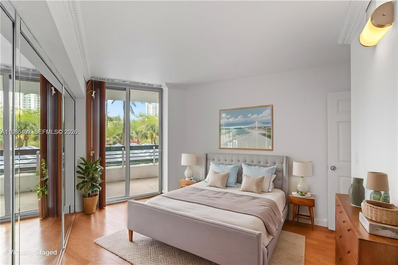 3600 Mystic Pointe Dr # 310