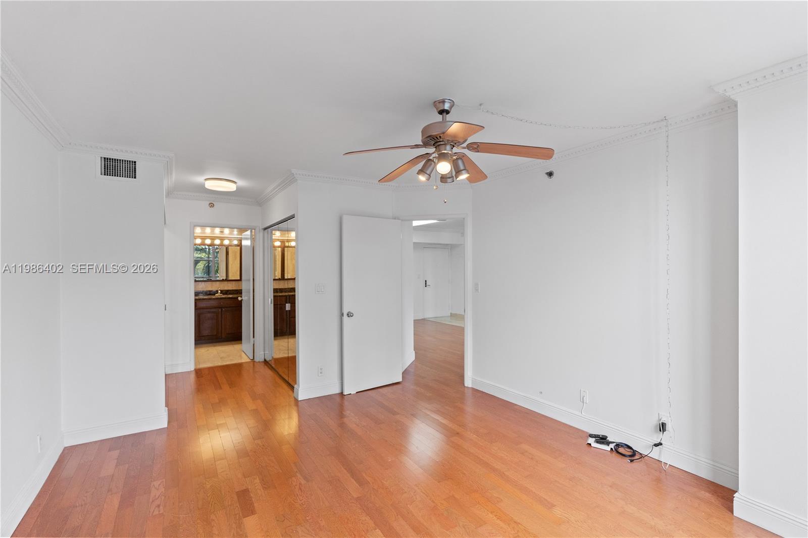 3600 Mystic Pointe Dr # 310